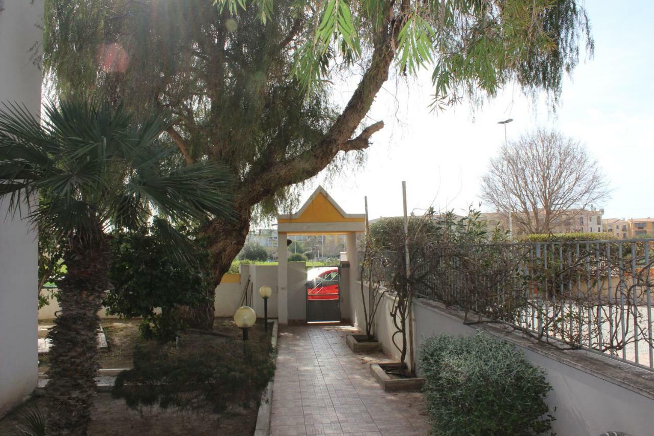 Giardini E Mare Bed & Breakfast Quartu Sant'Elena Exterior photo